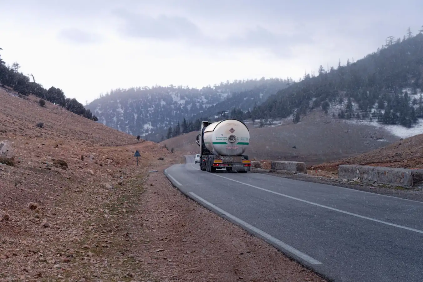 When DEF Delivery Is The Right Roadside Service