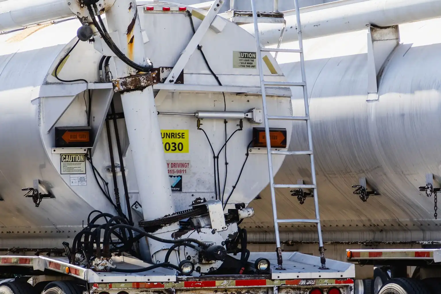 What To Do In Out-of-Fuel Scenarios? - Emergency Diesel Fuel Delivery