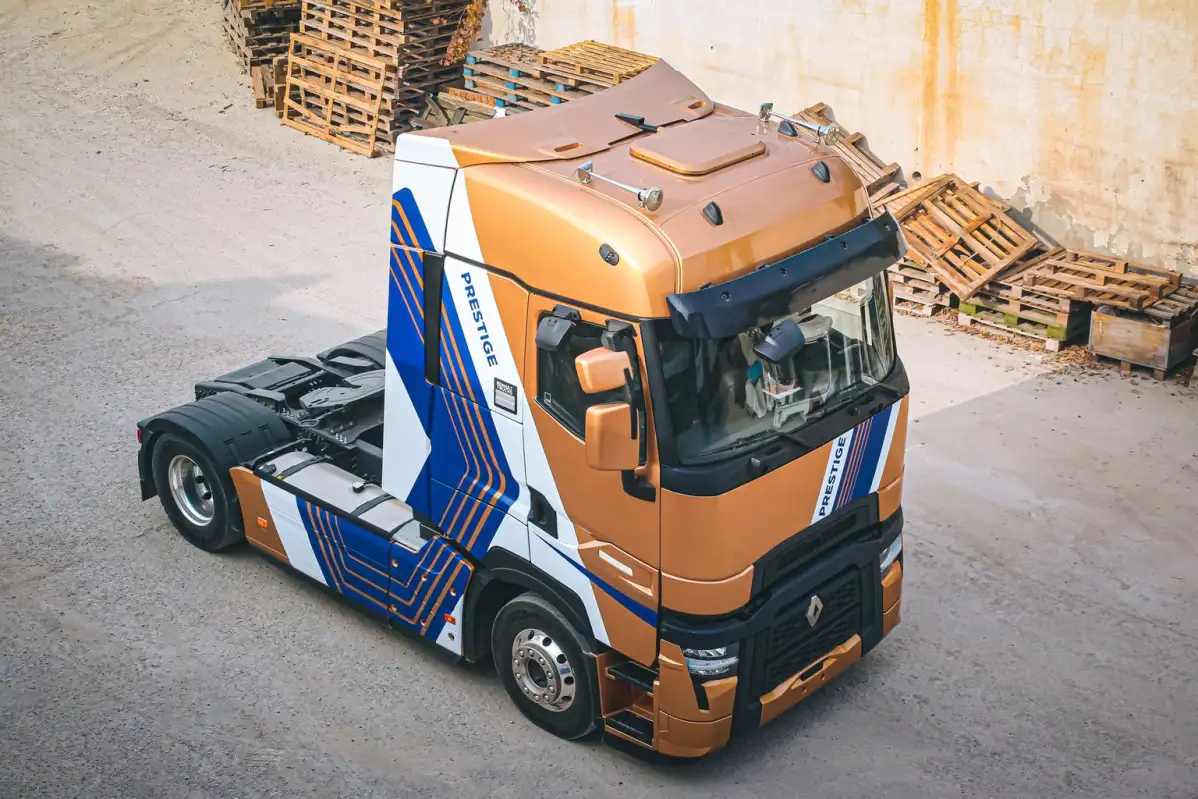 Repair Mechanic Comes To Your Location - Mobile Truck Repair