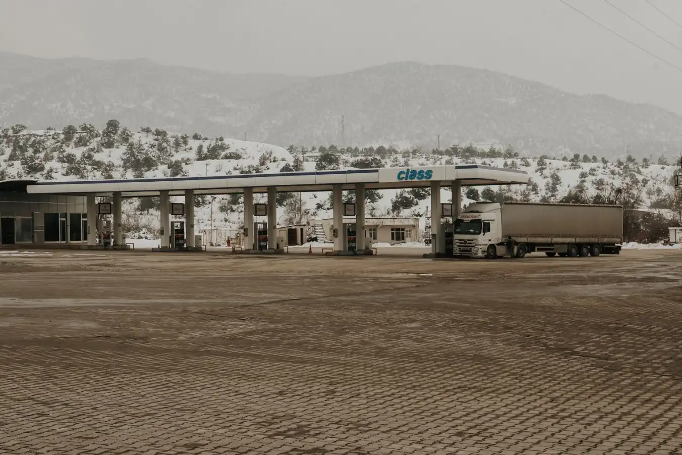 A Better Decision Starts With Selecting The “Right” Tire - Semi Truck Tire Repair